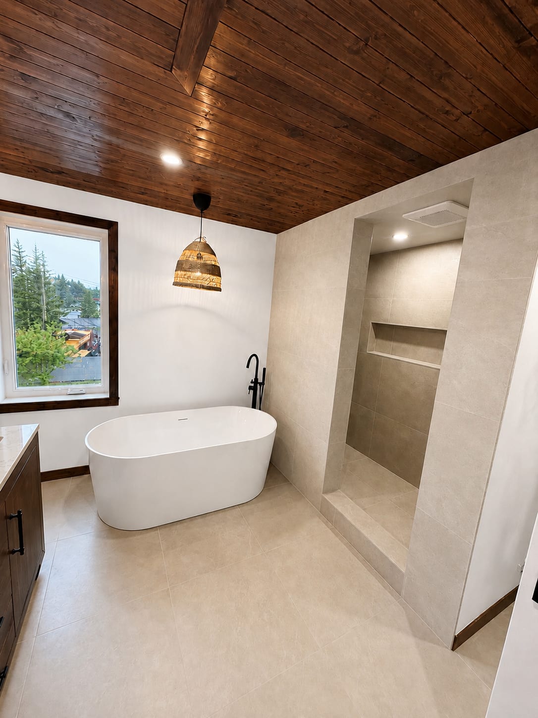 D'une piece de rangement a une salle de bain de reve